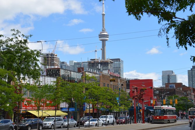 Kensington Market and Chinatown: A Self-Guided Tour - VoiceMap in Practice: Offline audio, maps, and easy directions