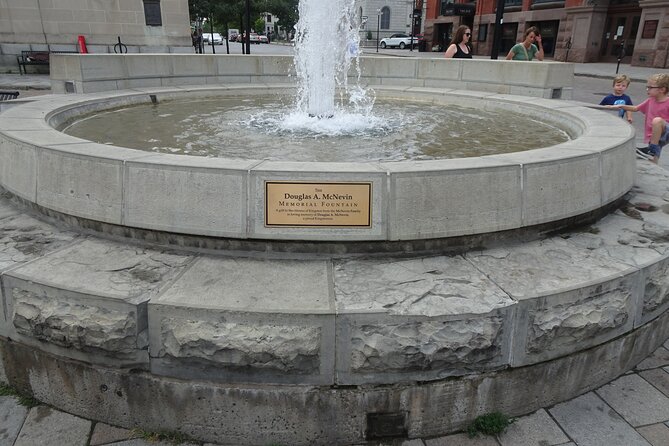 Kingston Self-Guided Walking Tour & Scavenger hunt (updated) - Bilingual by design: English and French prompts