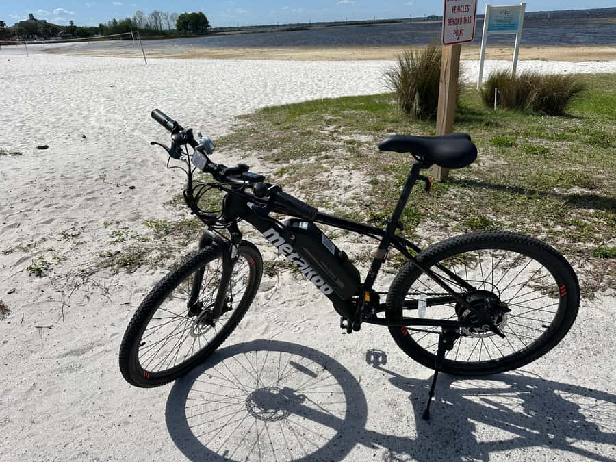 Kissimmee: Self-Guided Lakefront Tour on All Electric Bike - Beach time and splash pad breaks: when to go in for a cool-down