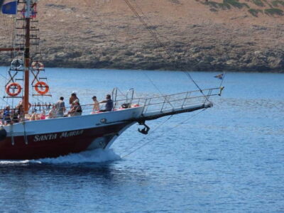 Kos: 3-Island Cruise with Lunch, Swimming and Audio Guide - Entering the day: meeting on time and having your ID ready