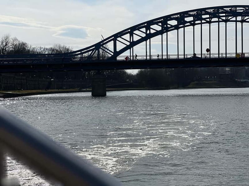 Krakow: Day or Night Vistula River Cruise with Audio Guide - Day cruise vs night cruise: pick the light, not just the time