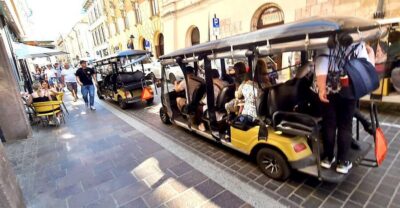 Krakow: Private Panoramic Tour by Golf Cart with Audio Guide - Old Town First: Main Market Square, Cloth Hall, and Wawel Views