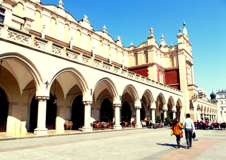 Krakow: Private Panoramic Tour by Golf Cart with Audio Guide - Audio Guide vs. Live Narration: How to Get the Best Soundtrack