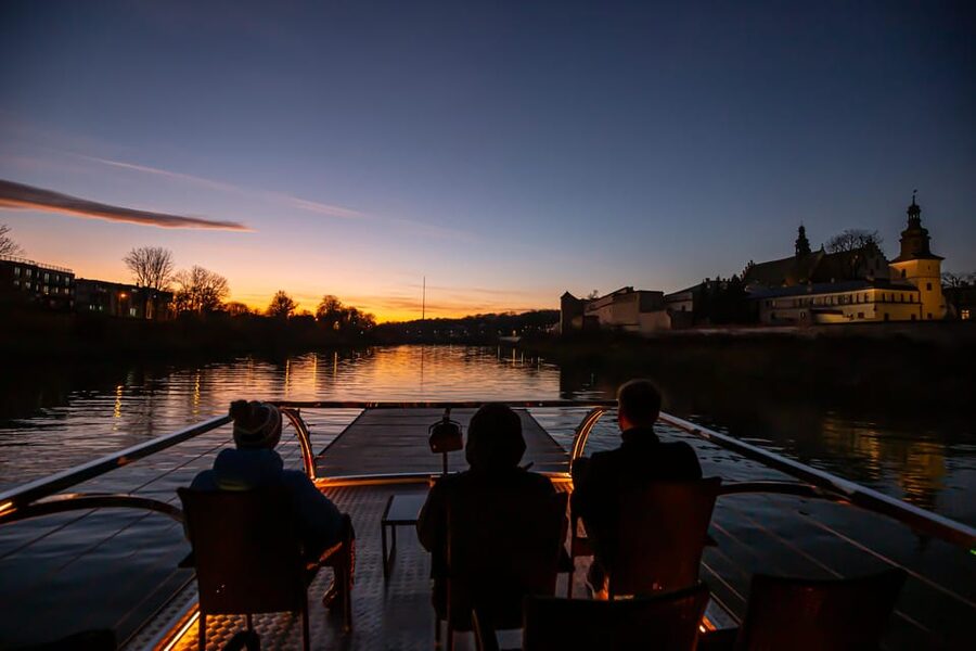 Krakow: Sightseeing Cruise on Vistula River with Audio Guide - Church on the Rock: Starting with a Unique River Landmark
