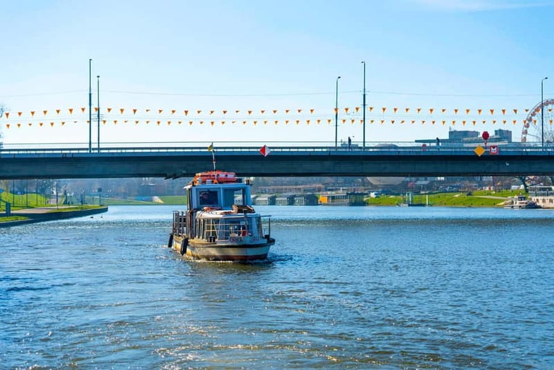 Krakow: Vistula River Sightseeing Cruise with Audio Guide - The Father Bernatka Footbridge (Bridge of Love): Quick Stop, Big Impact