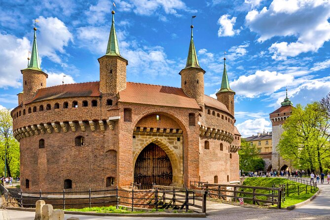 Krakow Walking Tour with Audioguide on Your Smartphone - Jagiellonian University and Bishop Erasmus Ciolek: Krakow’s brain and church power