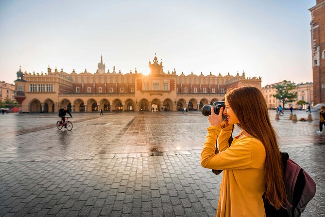 Krakow Walking Tour with Audioguide on Your Smartphone - Wawel Cathedral and Castle: the royal center you can’t ignore