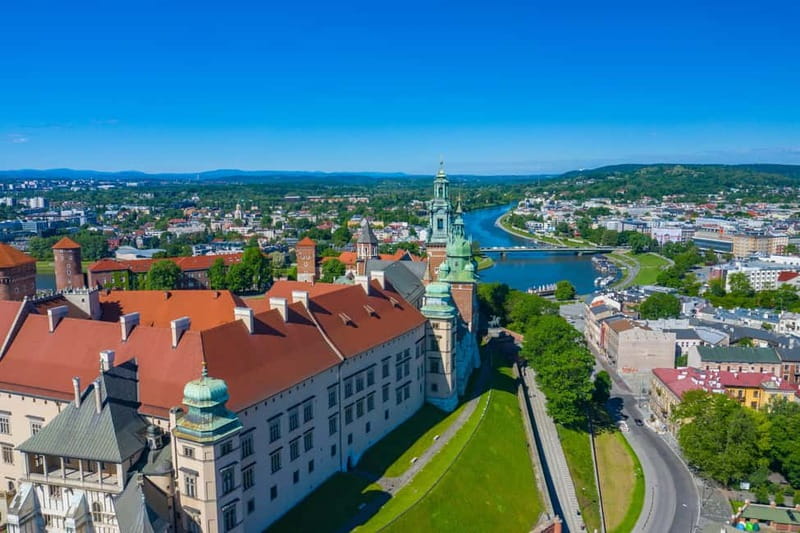Krakow: Wawel Hill Audioguide Tour - Dragon’s Den finish: legends, stamina, and the last audio points