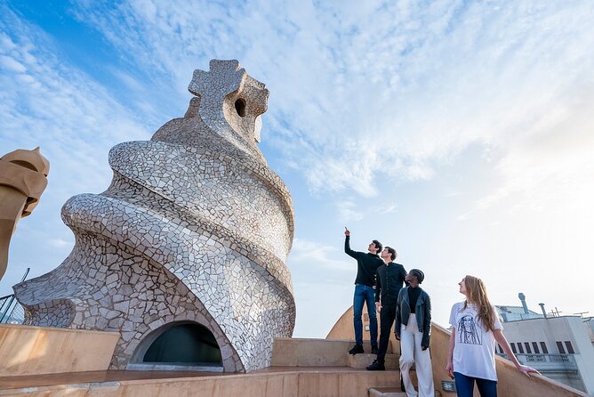 La Pedrera-Casa Mila Admission Ticket with Audioguide - The Apartment Recreation: Seeing Daily Life in a Gaudí Machine