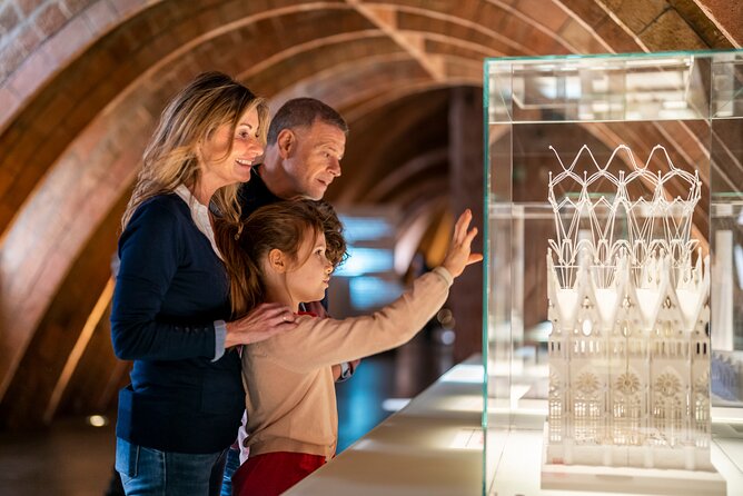 La Pedrera-Casa Mila Admission Ticket with Audioguide - Audio Guide Setup: Make It Smooth From Minute One