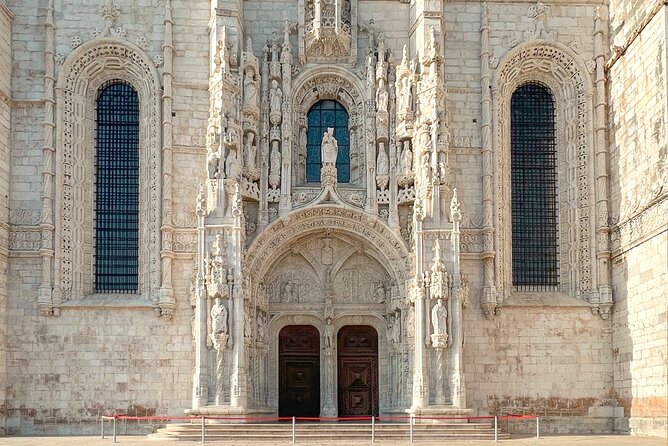 Lisbon (Belém) Scavenger Hunt and Sights Self-Guided Tour - The “pause and snack” strategy (yes, pastéis belong here)