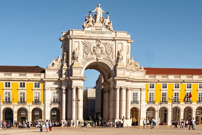 Lisbon (Chiado-Baixa) Scavenger Hunt and Sights Self-Guided Tour - The best way to play: puzzles, points, and photo tasks