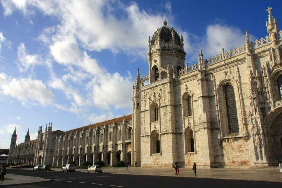 Lisbon: Jerónimos Monastery E-Ticket and Audio Guide - Getting to Jerónimos Monastery: no meeting point, just show up