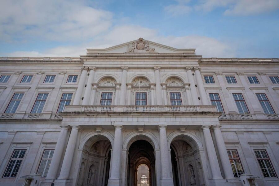 Lisbon: National Palace of Ajuda E-Ticket & City Audio Guide - Arriving at the Ajuda Palace: E-Ticket Setup That Actually Helps