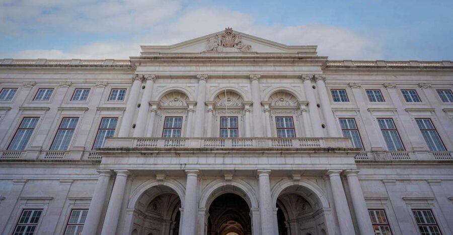 Lisbon: National Palace of Ajuda E-Ticket & City Audio Guide - The River Tagus View and the Throne Hall Moment