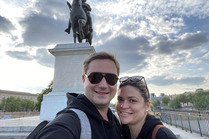 Live, Laugh, Love Along the Seine: Self-Guided Romantic Tour - Pont des Arts: The Bridge That Links Two Big Rivals