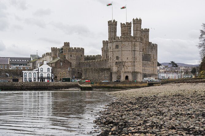 Llanberis, Conwy and Caernarfon Castle: A Self-Guided Driving Tour of Snowdonia - Walking the walls and spotting the coastline: how to use the audio well
