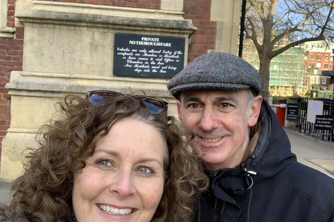 London Charles Dickens Puzzle Questo and Self-Guided Tour - Stop-by-stop: Dickens, prisons of fame, and London institutions