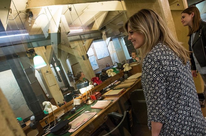 London: Churchill War Rooms Ticket & Political London Audio Tour - Bonus App #2: Political London Audio Tour