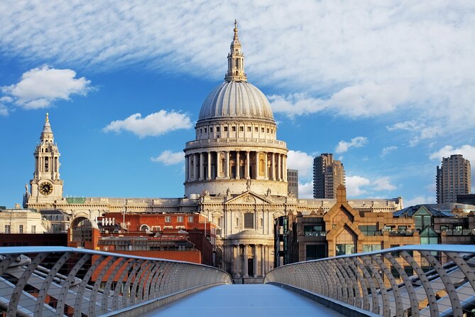 London Public Buses Audio Tour - St Paul’s Cathedral passes and what to watch for
