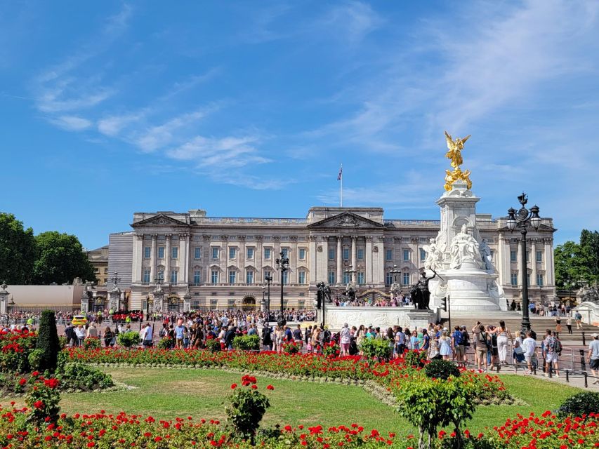 London: Royal Walking Tour and Buckingham Palace Audio Tour - Price and value: why this costs around $100