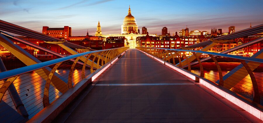 London: Self-Guided History City Tour with an App - London Wall remnants and Tower Bridge: Roman edges to modern engineering