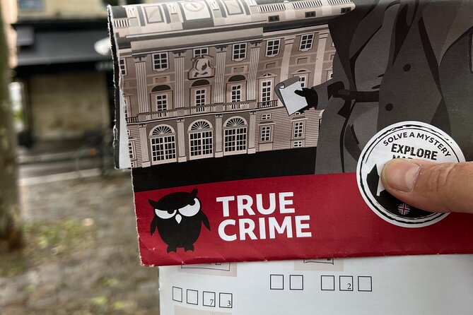 London Self-Guided Murder Mystery Tour by Buckingham Palace - How a self-guided murder hunt changes Westminster