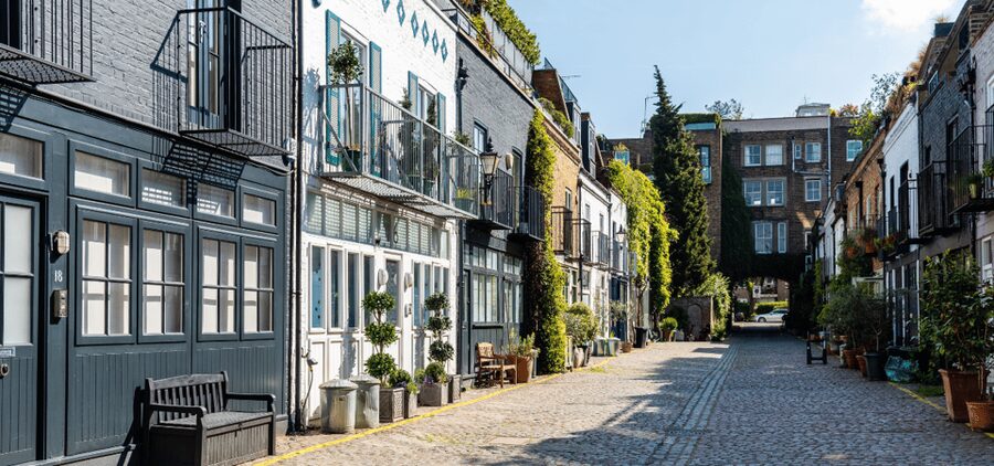 London: Self-Guided Notting Hill Walking Tour with an APP - Ormrod Court: finding the hidden feeling without wandering