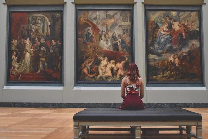 Louvre Paris Tour with Audioguide on Your Smartphone (no ticket) - Headphones: The Small Thing That Changes the Whole Visit