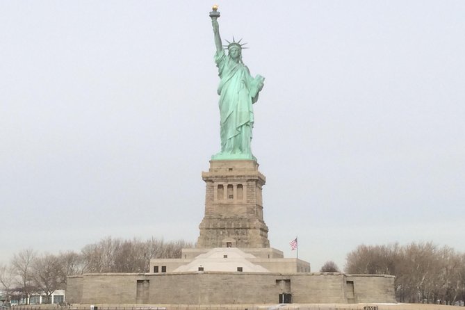 Lower Manhattan Self-Guided Walking Tour and Scavenger Hunt - What you’ll do at each stop (and what to watch for)