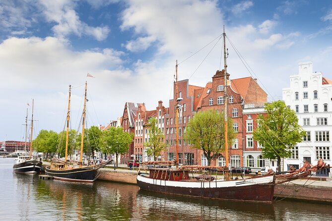 Lübeck Scavenger Hunt and Highlights Self Guided Audio Tour - Taking breaks without ruining your day