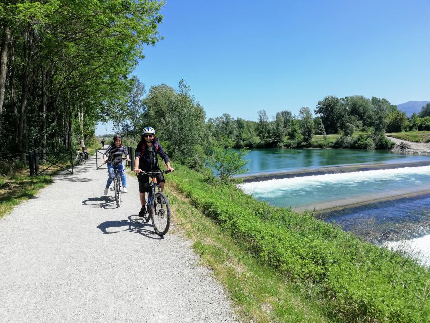 Lucca: Self-Guided Bike Tour to the Wine Roads - Montecarlo: your halfway break for lunch, wine, and a town walk