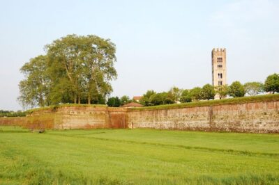 Lucca: Self-Guided Tour by Bike - Meeting at Piazzale B. Ricasoli: Getting Started Fast