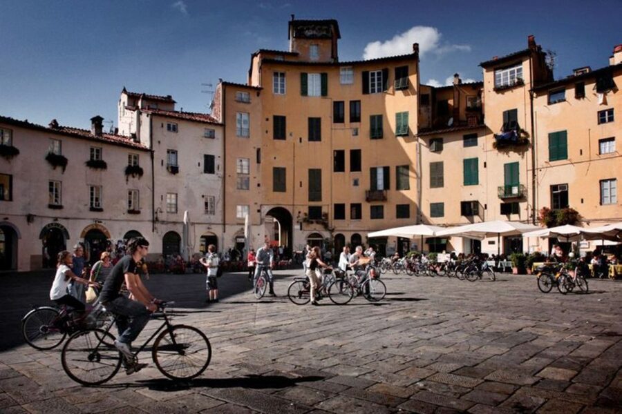 Lucca: Self-Guided Tour by Bike - Duomo di San Martino: The Ride’s Strong Finish