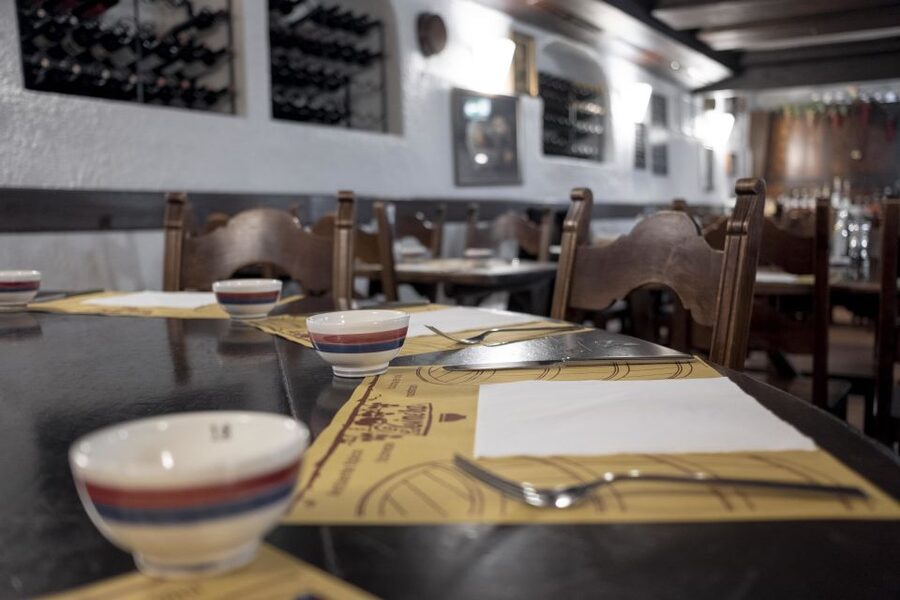 Lugano: Self-Guided Food Tour - Stop 3: Bottegone del Vino for Wine and Cheese in the Pedestrian District