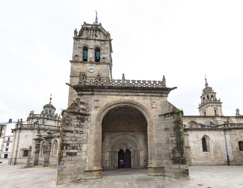 Lugo: Cathedral of Santa Maria Entry Ticket and Audio Guide - A long, narrow floor plan: how the layout changes your walk