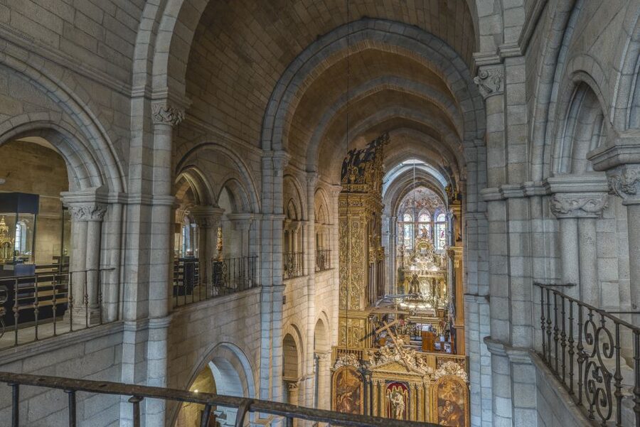 Lugo: Cathedral of Santa Maria Entry Ticket and Audio Guide - Audio guide tips: five languages, self-paced freedom, and one common snag