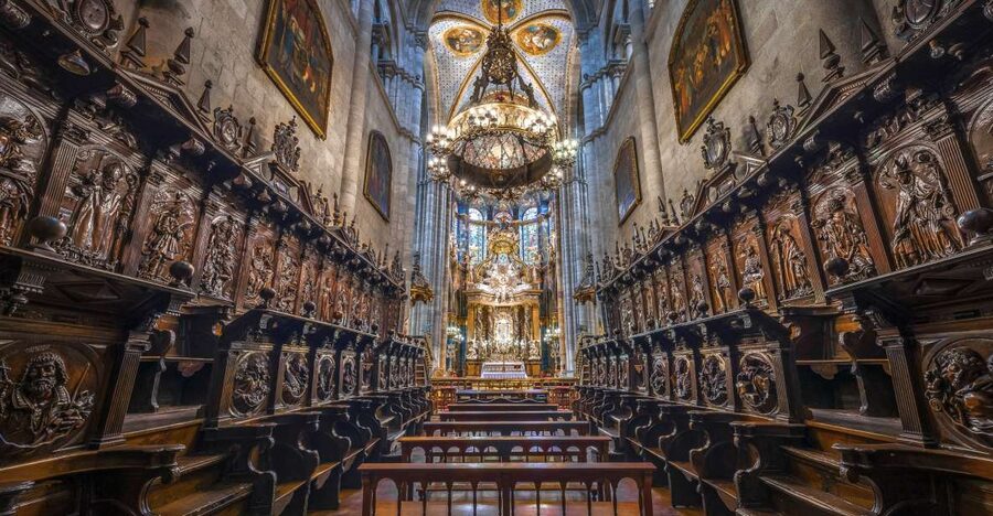 Lugo: Cathedral of Santa Maria Entry Ticket and Audio Guide - The Cathedral’s Big Story: late Roman roots, 12th-century core, and centuries of change