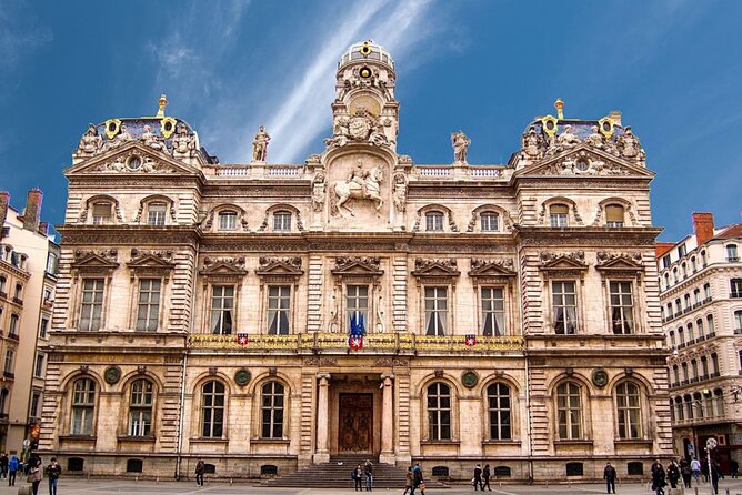 Lyon Scavenger Hunt and Sights Self-Guided Tour - L’Hôtel de Ville: Answering Questions in the City Center