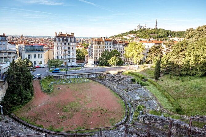 Lyon WWII and Resistance Tour with Audio Guide - Place Bellecour and La Place des Jacobins: more Resistance hubs than you’d guess