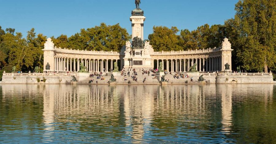 Madrid: El Retiro Park Self-Guided Audio Tour - Starting at Saint Jerome Church: the easiest way to begin
