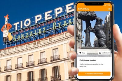 Madrid (Historical Centre) Scavenger Hunt and Self-Guided Tour - Stop 1: Plaza Mayor and the Art of Looking Up