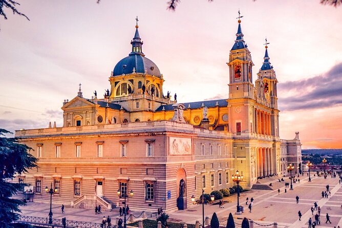 Madrid (Historical Centre) Scavenger Hunt and Self-Guided Tour - Stop 3: Plaza de Oriente and Finishing With Great Old-City Views