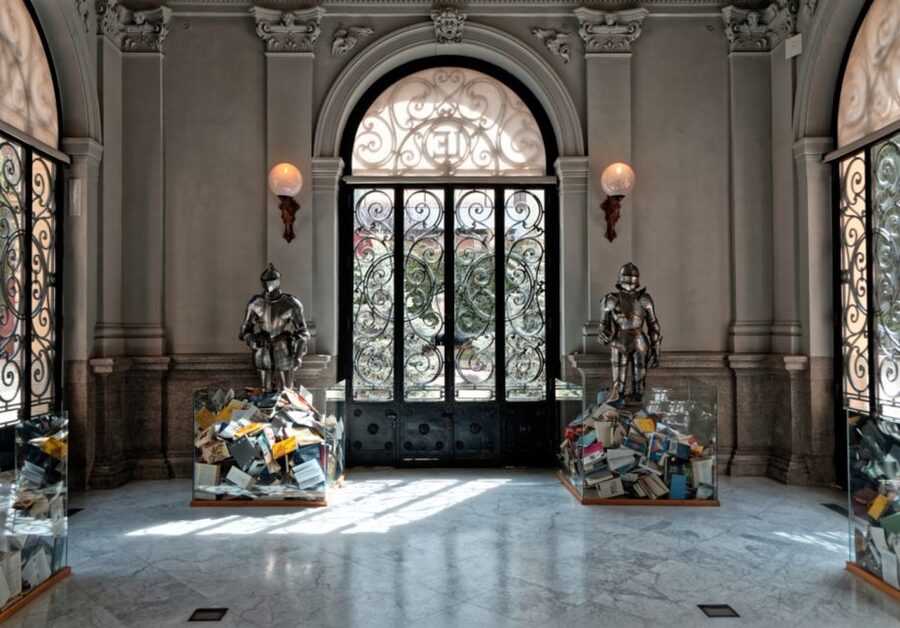 Madrid: Lázaro Galdiano Museum Entry Ticket with Audio Tour - Where to start: entering the experience outside the museum
