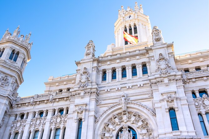 Madrid Scavenger Hunt and Sights Self-Guided Tour - Parque del Retiro: Space to Slow Down and Take Breaks