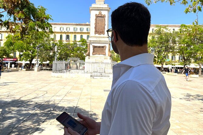 Malaga Historic Centre: Self-guided tour created by Official Guide - Roman Theatre, then straight to fortifications: Alcazaba and Gibralfaro