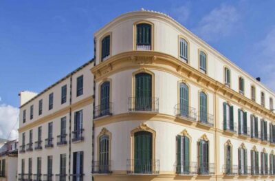Málaga: Picasso Birthplace Museum Ticket & City Audio Guide - What You’ll Actually See: Family Details and Sketchbook Clues