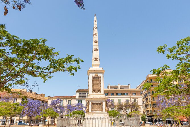 Malaga Scavenger Hunt and Sights Self-Guided Tour - Meeting Point Near University of Málaga: Timing and Start-Up Tips