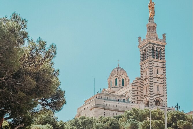 Marseille Scavenger Hunt and Sights Self-Guided Tour - Stop 2: Place des Moulins and a smoother city-walk flow
