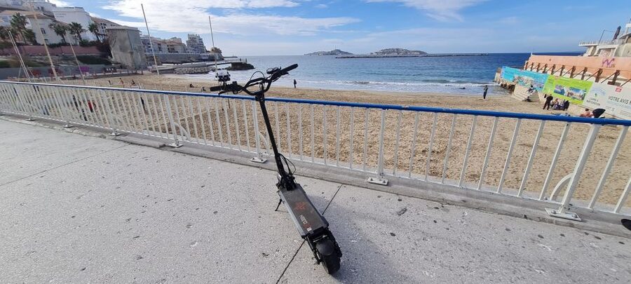 Marseille: Self-Guided Smartphone Tour by E-Scooter - The E-Scooter Itself: Power, Braking, Stability, and the Real Marseille Test